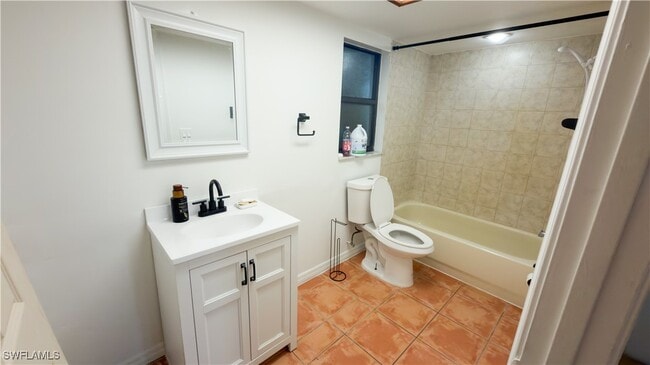 Photo - 325 29th St NW