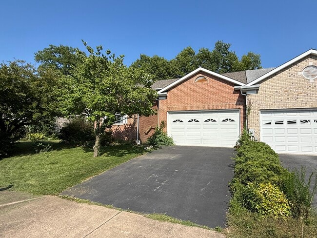 Building Photo - 58 Bon Aire Dr Rental