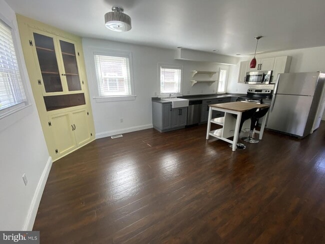 Photo - 106 S Walnut St