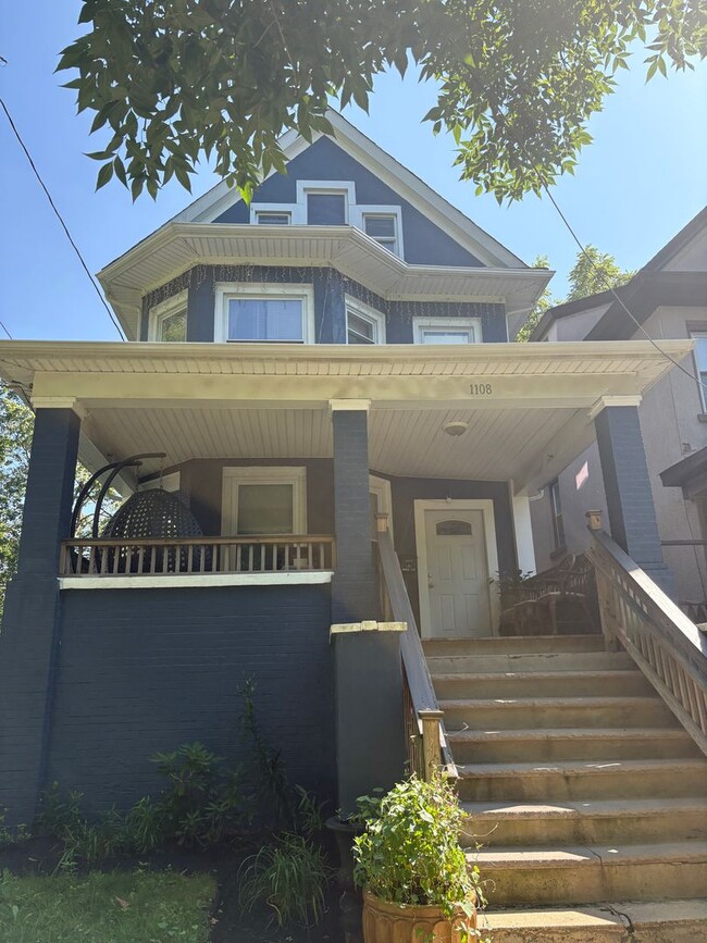 Photo - Large 5 Bedroom Single Family House for Rent in Asbury Park!