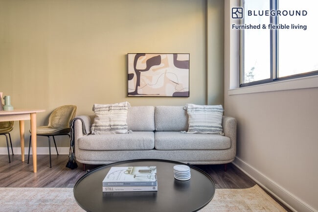 Photo - 3110 10th St N Unidad FL2-ID614