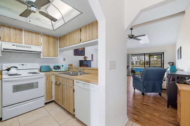 Waters Edge Apartments