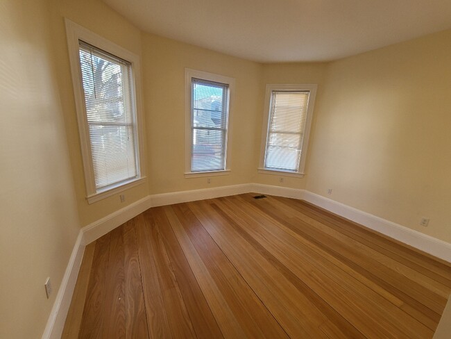 Photo - 90 Gilman St Apartments Unit 1