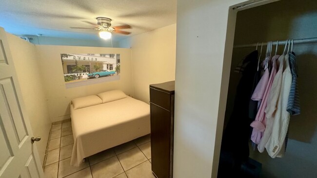 Photo - 1720 NE 56th St Apartamentos Unidad 4