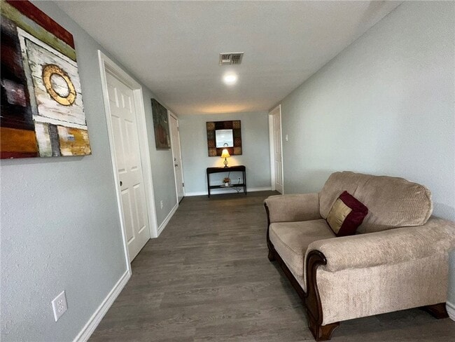 Photo - 201 Volpe Cir