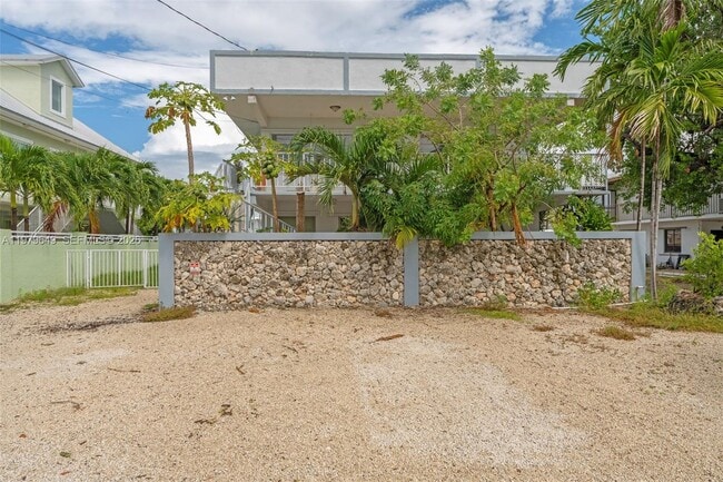 Photo - 174 Corrine Pl