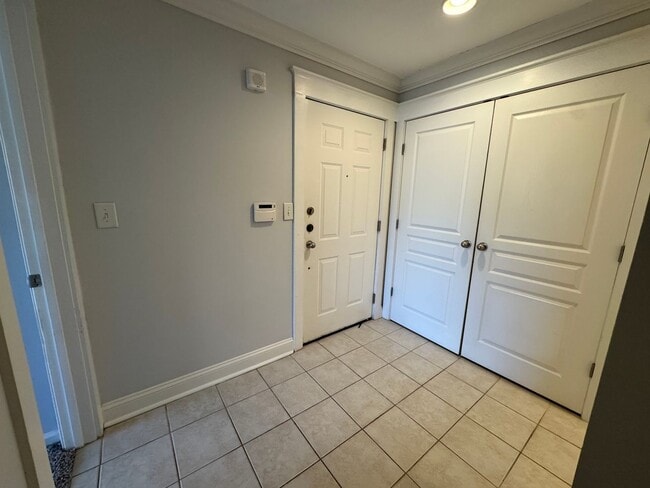 Photo - Available Now! 2 Bed/2 Bath in The Woodlands! Unit 2433