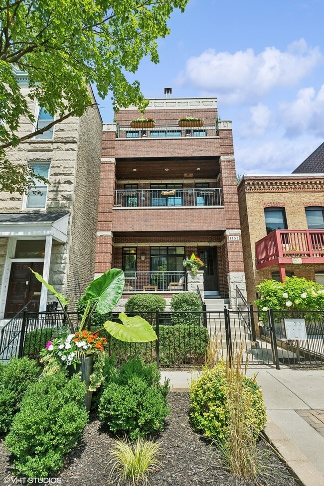 Building Photo - 1152 W Newport Ave Rental