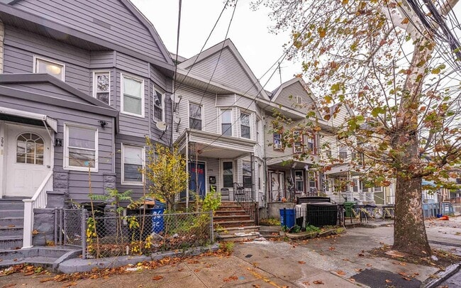 Photo - 294 Ege Ave Unit G