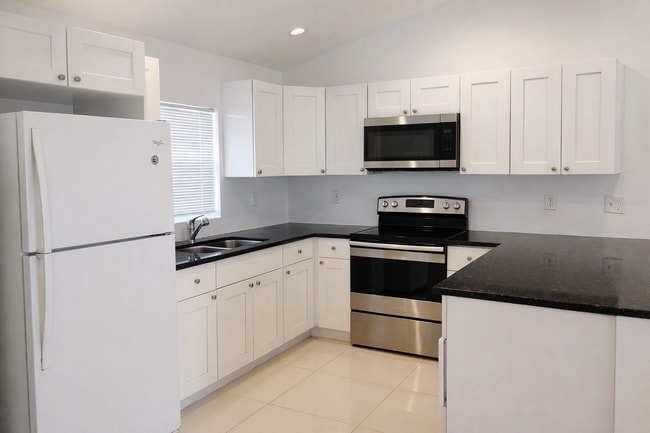 Photo - 9007 Meadow Cir