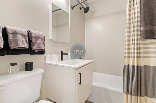 Photo - 1912 W Harrison St