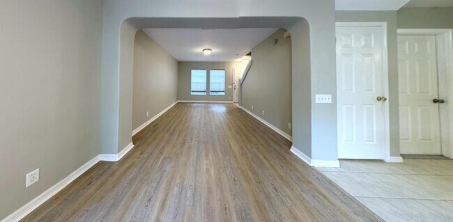 8006 Thoroughbred Loop