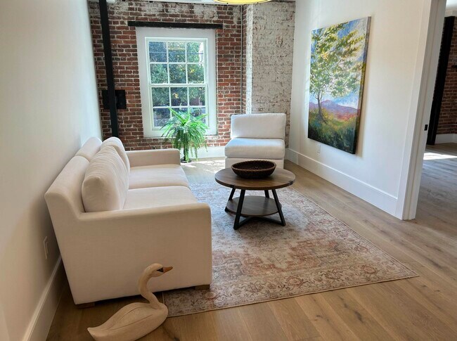 55 Water St Unit 203