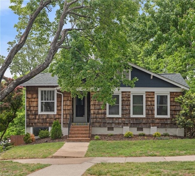 Building Photo - 2083 Elizabeth Ave