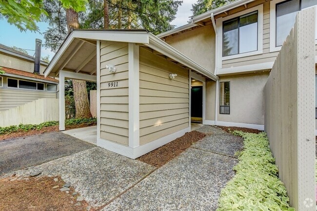 Building Photo - Recently Renovated Rental