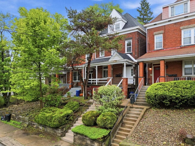 Photo - 141 Oneida St