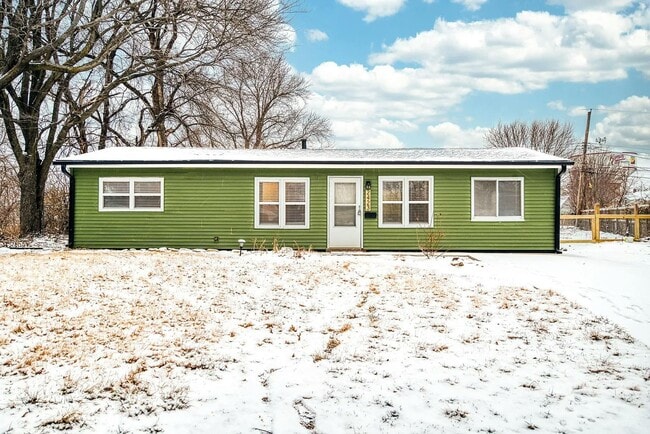 Building Photo - 2423 S 51st Ct Rental