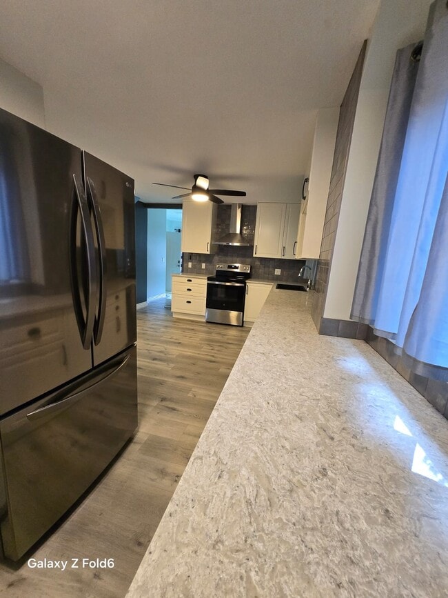 Photo - 12582-12224 224 St