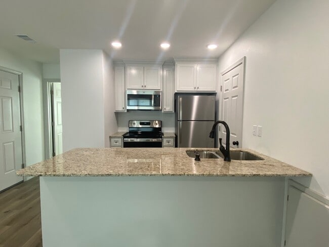 Photo - 416 E G St