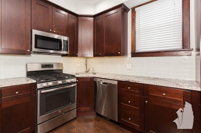 Building Photo - 3 bedroom in Chicago IL 60642 Unit 3 Rental