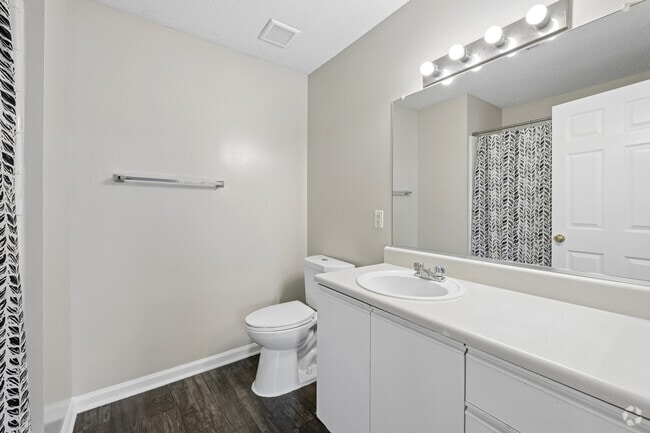 2BR, 2BA - 1,175SF - Primary Bathroom