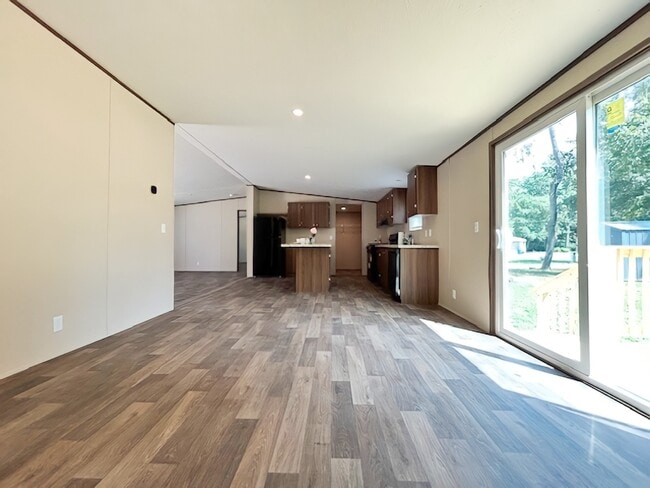 Photo - 82 Deerwood Park