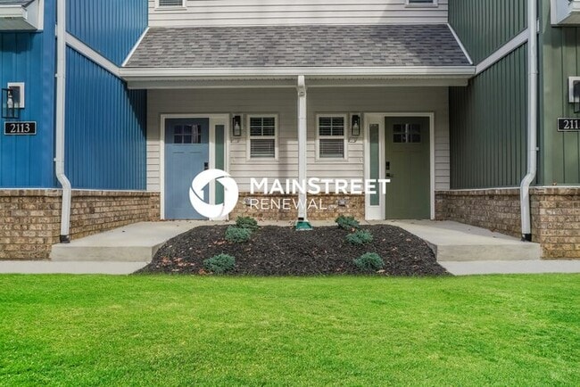 Photo - 3 Bedroom Pet-Friendly Home in Jeffersonville, IN with Main Street Renewal