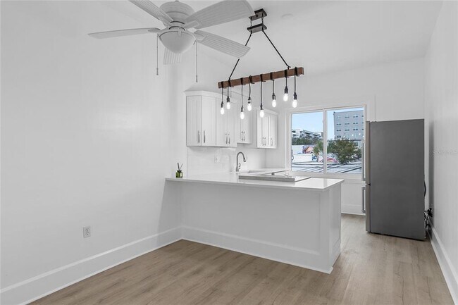 Photo - 12 18th St S