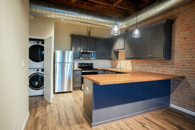 Photo - 210 E Washington Ave Unit B