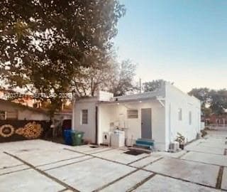 Photo - 1145 NW 28th St Unit B