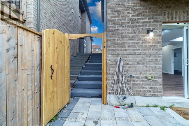 Photo - 11 Purdy Pl