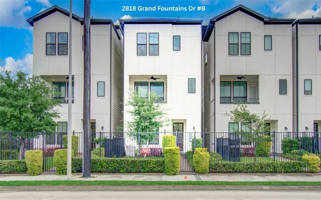 Photo - 2818 Grand Fountains Dr