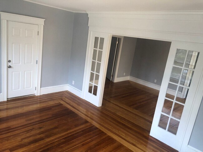 Photo - 392 Carrington Ave