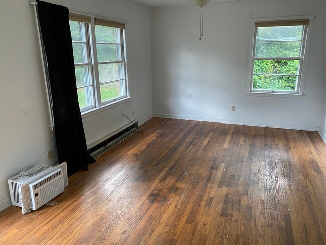 Photo - 114 Lucas Dr