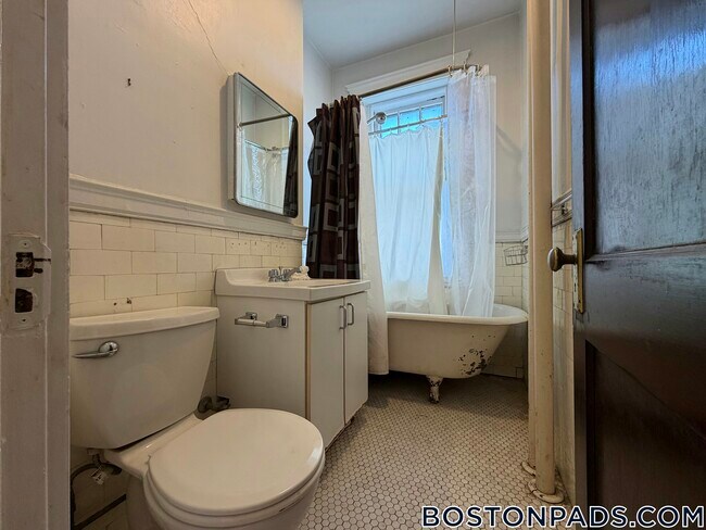 Photo - 1576 Commonwealth Ave Unit 8