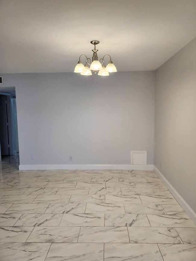 Photo - 5433 Lakefront Blvd Unit APT B