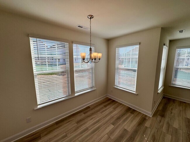 Photo - The Grove at Neill's Pointe