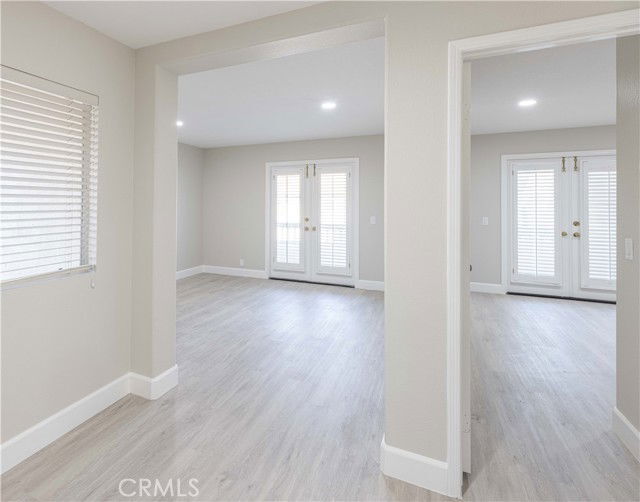 Photo - 2142 Marselina