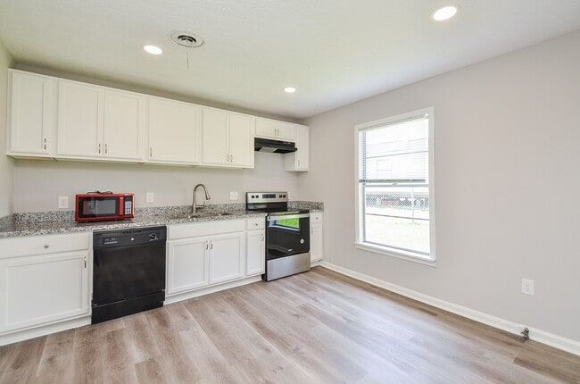 Photo - 1101 W South St