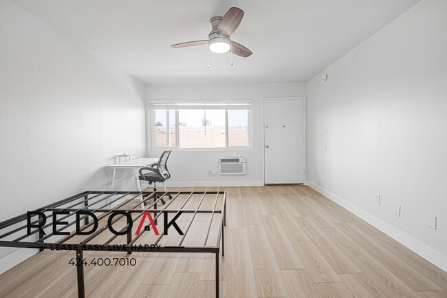 Building Photo - 2666 Ellendale Pl Unit 303