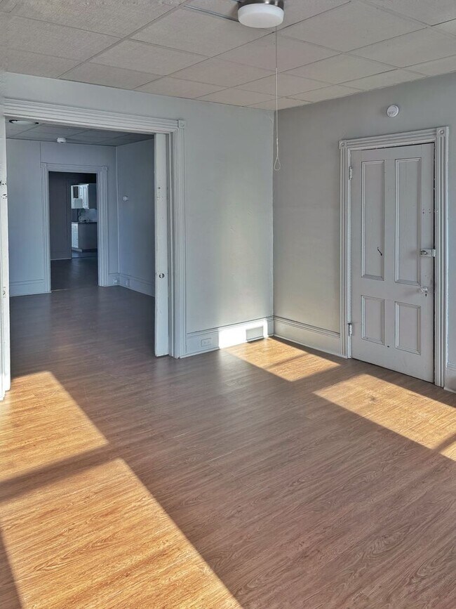 Photo - 1053 Lehigh St Unit 1