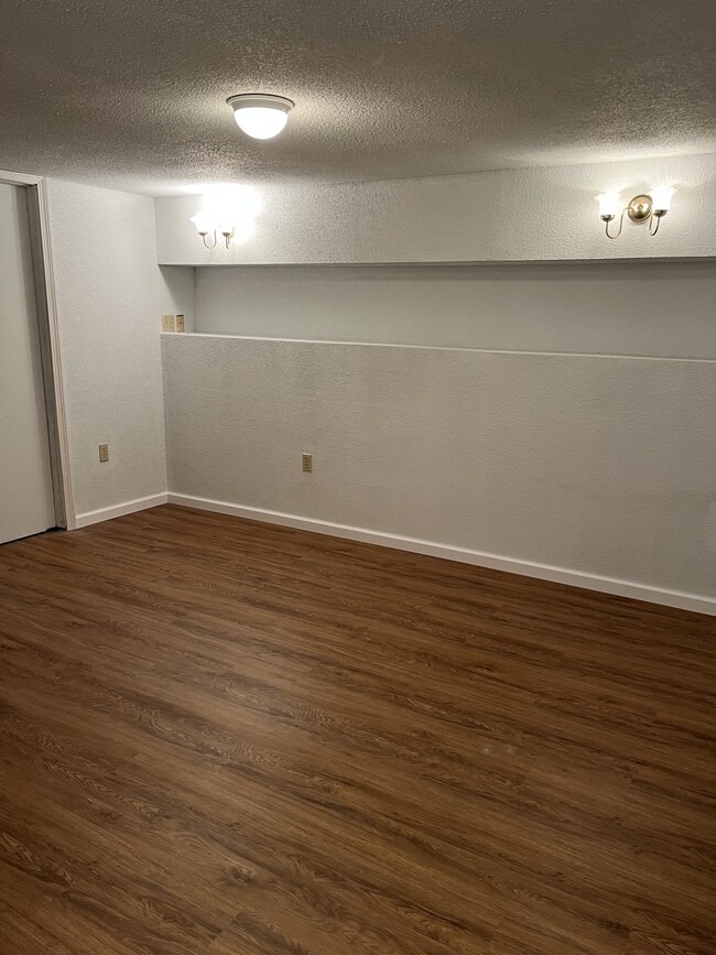 Bonus room in basement with heat - 82 Rhoda Ln