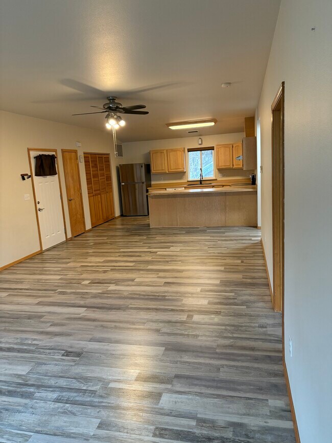 Photo - 103 E Foster Ave