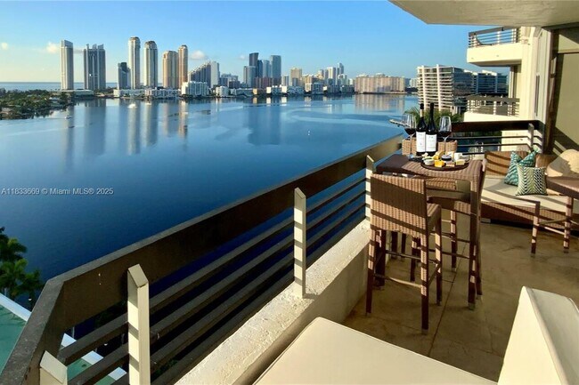 Photo - 3530 Mystic Pointe Dr Unidad 1714