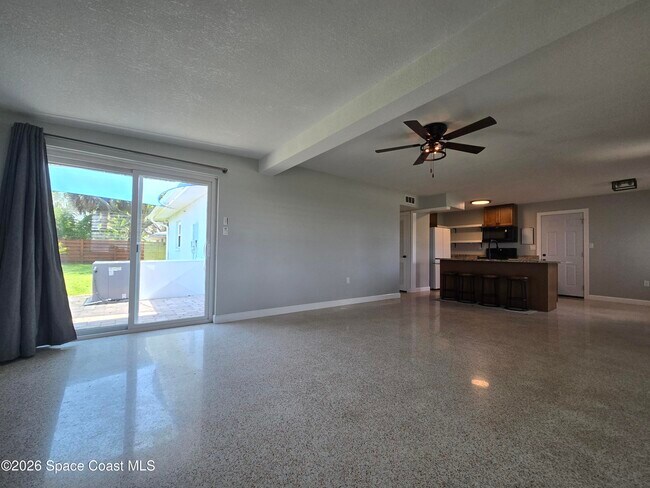 Photo - 550 Capri Rd