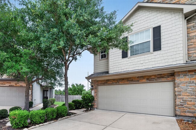 Photo - 24670 Folkstone Cir