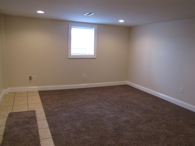 Living Room - 1640 Blue Horizon Dr Unit Apt D