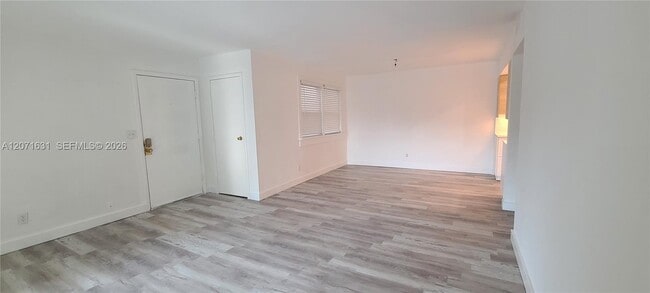 Photo - 6519 W Newberry Rd Unidad 1014