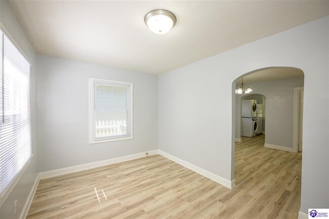 Photo - 105 Beech St