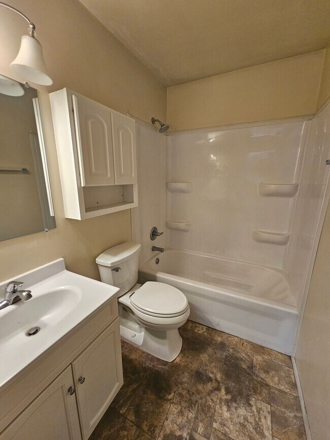 932 38th Ave Rental House Rental in East Moline, IL